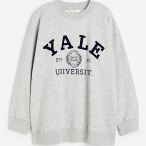 H&M Yale University Oversized Sweatshirt Size Medium